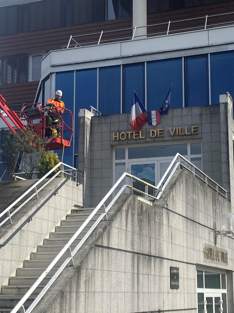 Travaux en hauteur avec nacelle