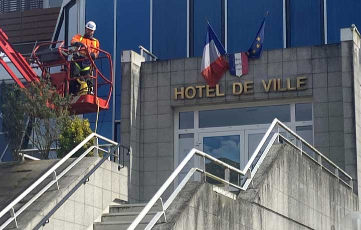 Travaux en hauteur avec nacelle